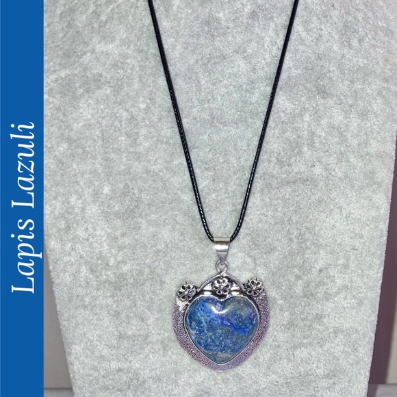 Ravishing Lapis Lazuli Gemstone Handmade Heart Halo Pendant Necklace - Picture 3 of 4